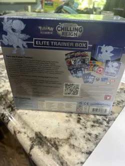 Pokemon TCG Sword & Shield Chilling Reign New Sealed Elite Trainer Box ETB - Image 4