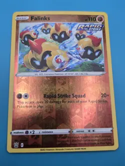 Pokemon - Falinks 083/163 Battle Styles Reverse Holo LP - Image 1