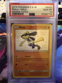 2019 POKEMON S & M #SV21 RIOLU - HOLO HIDDEN FATES PSA 10 - Image 1