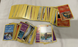**VERY NICE** Huge Assorted POKEMON CARDS LOT----166 Cards - Image 1