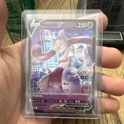 The Pokemon Company Mewtwo V SWSH Promo SWSH223 Holo English 220 HP - Image 1