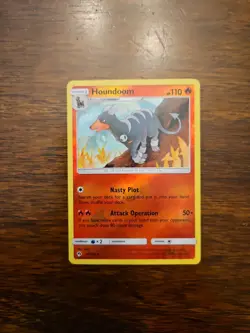 Pokemon Card - S&M: Lost Thunder 46/214 - HOUNDOOM reverse holo - NM/M - Image 1