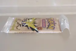 POKEMON FOSSIL BOOSTER PACK ZAPDOS FACTORY SEALED WOTC 1999 LONG CRIMP 1ol - Image 5