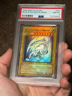 Blue Eyes White Dragon SDK-001 Ultra Rare HEAVY FOIL BLEED Yugioh PSA 8 *654 - Image 4