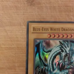 SKE-001 Blue-Eyes White Dragon Super Rare 1st Edition NM Yugioh Card - Image 3