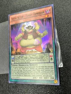 Yugioh! NM Abyss Actor - Funky Comedian - DESO-EN017 - Super Rare - 1st Edition - Image 2