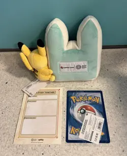 Pokemon x Natural History Museum - Pikachu Jumbo Promo Card And Plush - Image 2