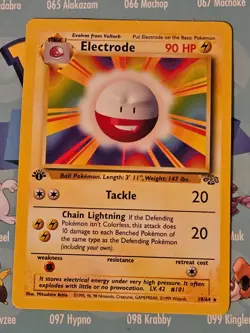 Pokemon ELECTRODE (Misprint/Error) Card JUNGLE Set 18/64 RARE 1st Edition MP - Image 1