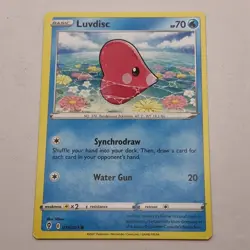 Luvdisc Pokemon Card 039/203 Evolving Skies 2021 Basic Common Water - Image 1