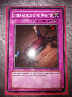 Yugioh - Sieben Werkzeuge des Banditen - DB2-DE075 Super Rare - Near Mint - - Image 1