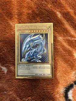 Yugioh Maximum Gold Blue Eyes White Dragon SDK Art MAGO-EN001 1st Edition NM - Image 1