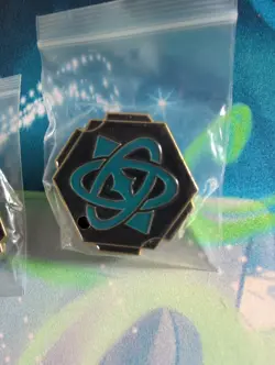 Disney Lorcana Amethyst & Sapphire Ink Symbol League Kit Pins - Image 3