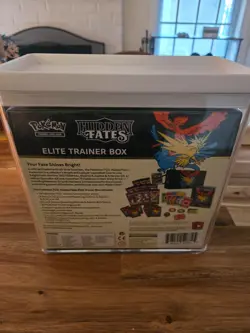 Pokemon TCG: Hidden Fates Trainer Box, 2019 W/ case 820650804731 - Image 3