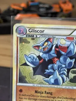 Gliscor 4/90 Pokemon Undaunted Holo SWIRL - Image 2