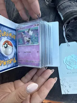 Carpeta Mini Album Con 60 Cartas Pokemon - Lote Holo / Reverse TCG - Image 5