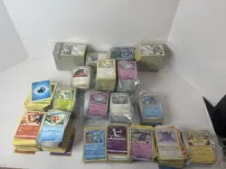 Large 2500 Pokemon Lot (600 Holo/Reverse + 2000 Common/Uncommon) SW/SH S/V - Image 1