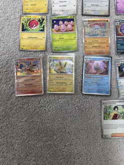 Pokemon 151 44 Card Bulk Bundle mix of holo, non-holo and trainer - Image 4