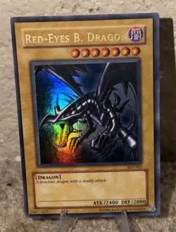 YuGiOh Red-Eyes Black Dragon SDJ-001 Vintage Ultra Rare MP *Free-Ship!* - Image 1