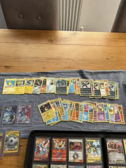 Huge Collection of 500+ 2015-2020 Pokemon Cards EX/GX/Holo/reverse holo - Image 5