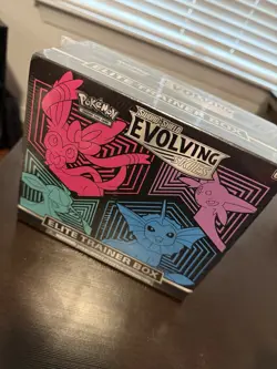 Pokemon Evolving Skies ETB Elite Trainer Box Sealed 8 Booster Packs - Image 1