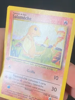CARTE POKEMON SALAMECHE 46/102 EDITION 1 COMMUNE SET DE BASE - NM+ - Image 2