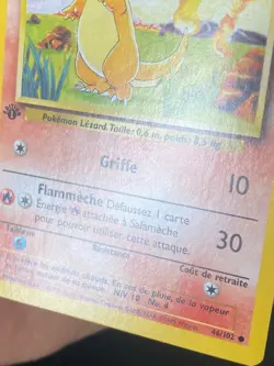 CARTE POKEMON SALAMECHE 46/102 EDITION 1 COMMUNE SET DE BASE - NM+ - Image 3