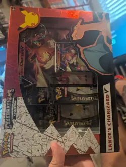 Pokemon TCG Celebrations Collection Lance's Charizard V Box 820650101625 - Image 1
