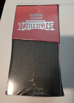 Pokemon Trading Sword & Shield Battle Styles 133+ cards, Elite Trainer Box, Red - Image 4