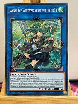 Wynn, Die Windverzauberin In Grun RA03-DE045 Secret Rare Deutsch NM YUGIOH - Image 1