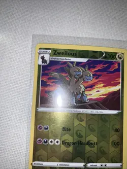 Zweilous Reverse Holo - 114/203 - Evolving Skies Pokemon 2021 NM - Image 2