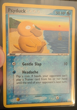 2004 Pokemon Psyduck #70/109 Ex Team Rocket Returns - Image 3