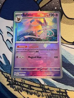 Sylveon (Poke Ball Pattern) 040/131 Holo Prismatic Evolutions Pokemon Holo NM - Image 1