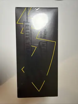 Pokemon Celebrations Elite Trainer Box ETB Sword & Shield New SEALED - Image 4