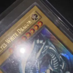 Blue Eyes White Dragon 2002 YuGiOh SDK-001 ultra rare. Mint condition - Image 3