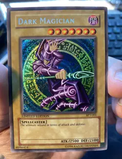 Konami Yugioh Dark Magician 2002 Collectors Tin Secret Rare Holo LE BPT-001 - Image 1