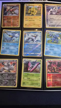 Vintage Mix of Pokemon Cards 117 Total Inc Base Set Charizard Holo - Image 3