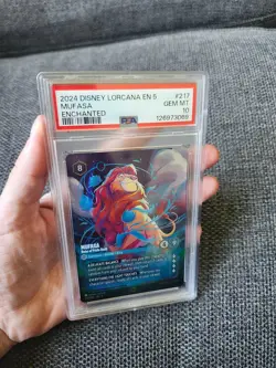 2024 DISNEY LORCANA EN 5 SHIMMERING SKIES MUFASA ENCHANTED PSA 10 - Image 1