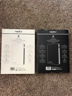 Vault X 9-Pocket Sideloading Premium Zip Up Binder SV 10.5 Black & White - BOTH - Image 2