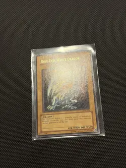 YuGiOh - GLOSSY - Blue Eyes White Dragon SDK-001 Ultra Rare Holo Unlimited 💎 - Image 3