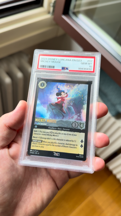 2024 DISNEY LORCANA EN D23-D23 EXPO PROMO MICKEY MOUSE - PLAYFUL SORCERER PSA 10 - Image 2