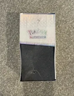 Pokemon TCG Prismatic Evolutions ETB Brand new Tiny rip in seal SEE PHOTOS - Image 4