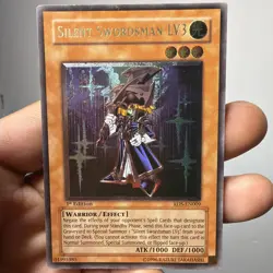 Yugioh Silent Swordsman LV3 RDS-EN009 1st Edition Ultimate Rare Light Foil Shift - Image 1