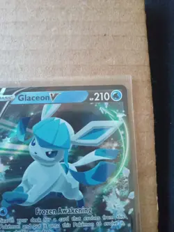 Pokemon TCG Glaceon V Evolving Skies 040/203 Holo Ultra Rare - Image 3