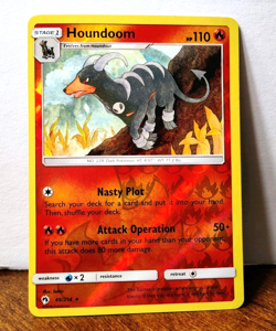 POKEMON HOUNDOOM 46/214 REVERSE HOLO RARE LOST THUNDER LP-NM - Image 1