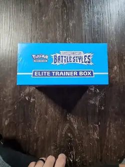 Pokemon TCG Sword & Shield Battle Styles BLUE ETB Elite Trainer Box NEW Sealed - Image 3