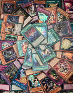 ✨ 10000 Yu-Gi-Oh Karten Sammlung mit 2000 Holos -SR/UR/Secret Rare | Deutsch✨ - Image 1