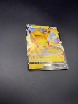 Pokemon TCG Vivid Voltage #043/185 Pikachu V NM - Image 2