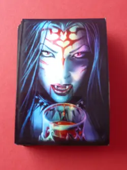 Yu-Gi-Oh - Girl / Vampir 45 Hullen - Sleeves / OCG / TCG Kartenhullen - Image 1