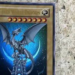 Konami Yu-Gi-Oh! TCG Blue-Eyes White Dragon YAP1-EN001 Ultra Rare Holo - Image 3