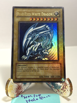 YuGiOh! Blue Eyes White Dragon SDK-001 Unlimited Ultra Rare Holo Bleed LP #2 - Image 1